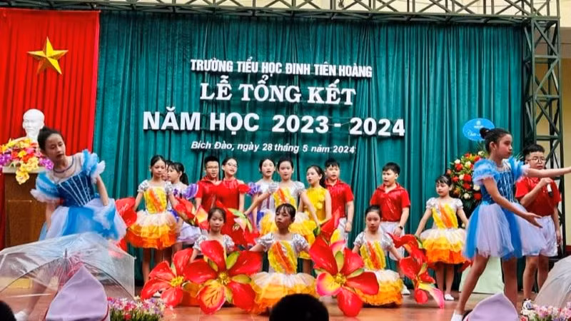 Lễ tổng kết năm học 2023-2024 trường tiểu học Đinh Tiên Hoàng, thành phố Ninh Bình, tỉnh Ninh Bình. (Nguồn:Ttrường tiểu học Đinh Tiên Hoàng)