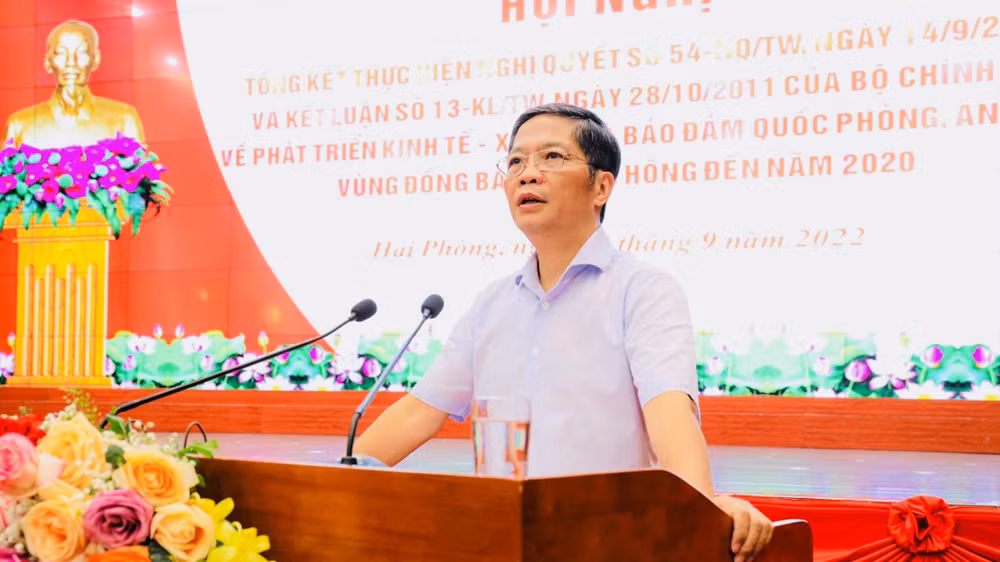 Đồng chí Trần Tuấn Anh, Ủy viên Bộ Chính trị, Trưởng Ban Kinh tế Trung ương phát biểu tại Hội nghị.
