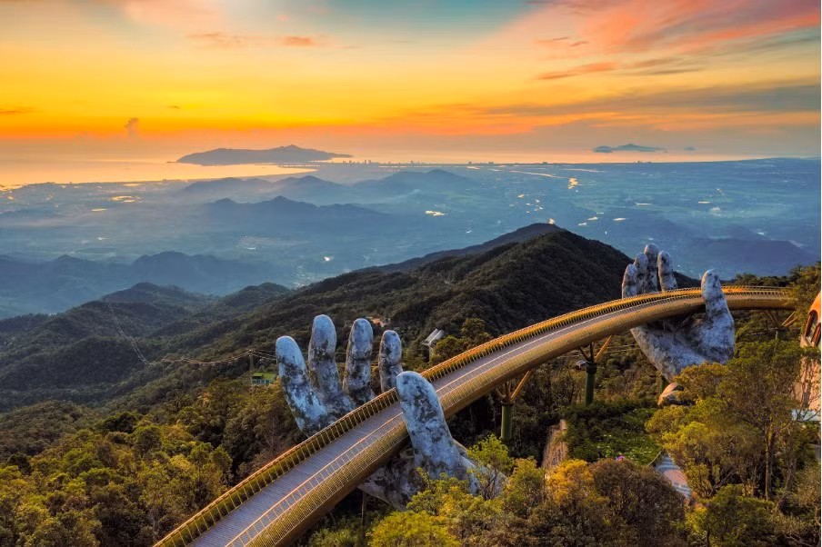 Cầu Vàng - công trình được mệnh danh là kỳ quan nhân tạo mới của thế giới. Cầu Vàng - công trình được mệnh danh là kỳ quan nhân tạo mới của thế giới.