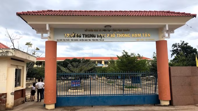 Trường Trung học phổ thông huyện Hàm Tân, Bình Thuận.