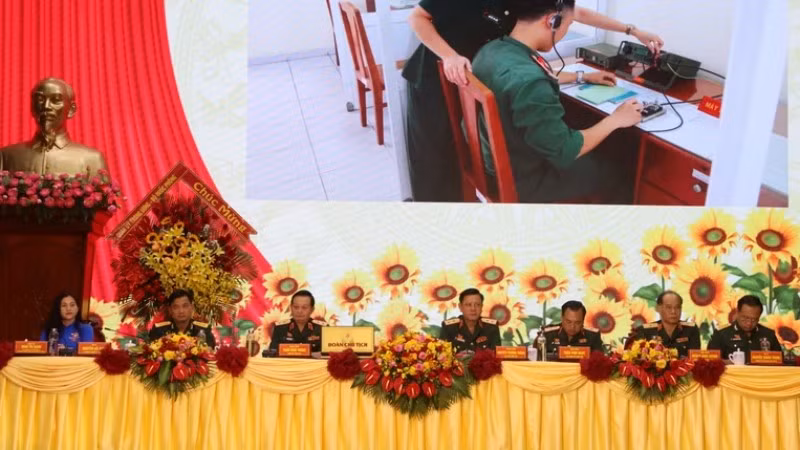 Đoàn Chủ tịch điều hành Đại hội.