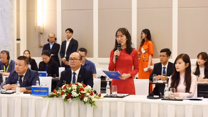 Đại diện Thanh niên phát biểu.