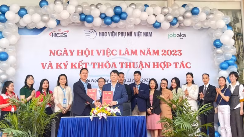 Học viện Phụ nữ Việt Nam ký kết thỏa thuận hợp tác với Trung tâm Dịch vụ việc làm Hà Nội và Công ty cổ phần Joboko toàn cầu.