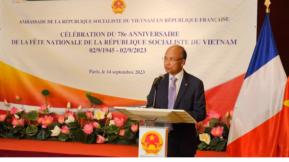 Đại sứ Đinh Toàn Thắng nhấn mạnh: Việt Nam mong muốn Pháp và tất cả các đối tác quốc tế tiếp tục nỗ lực tăng cường hợp tác và đoàn kết.