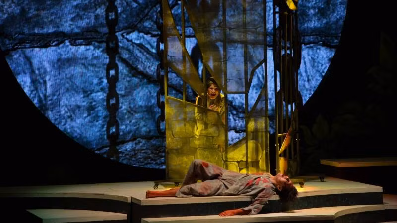 Vở “Cuộc đời của mẹ” (Đoàn nghệ thuật cải lương Long An) đoạt Huy chương Vàng Liên hoan Cải lương toàn quốc năm 2018.