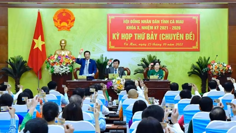 Kỳ họp thứ 7 của Hội đồng nhân dân tỉnh Cà Mau thông qua các nghị quyết cấp bách, nhằm gỡ khó trong phát triển kinh tế-xã hội tại địa phương.