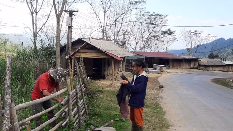 Lưới điện quốc gia đến khu dân cư ở Mường Lát, Thanh Hóa.