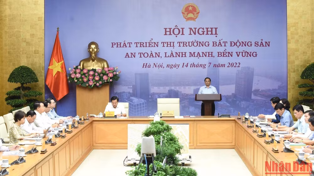 Thủ tướng Phạm Minh Chính chủ trì Hội Nghị phát triển thị trường bất động sản an toàn, lành mạnh, bền vững. (Ảnh: Trần Hải)