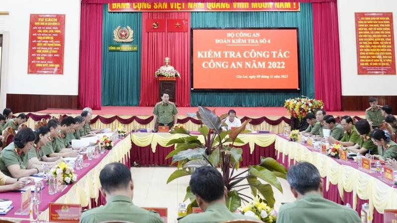 Toàn cảnh buổi làm việc.