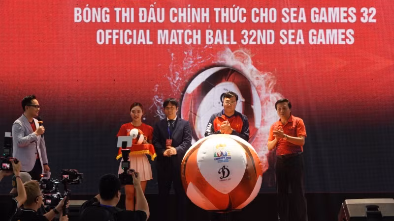Trái bóng Động Lực tài trợ SEA Games 32.