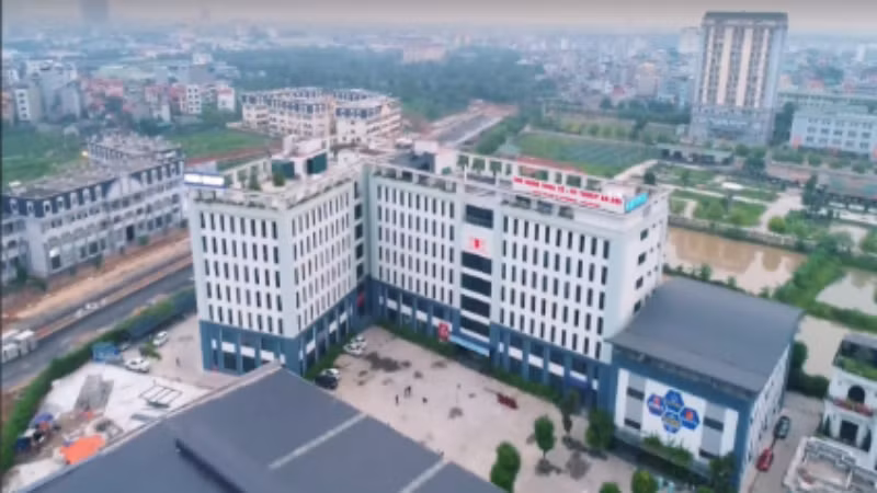 Toàn cảnh trường cao đẳng Việt Mỹ Hà Nội từ trên cao.