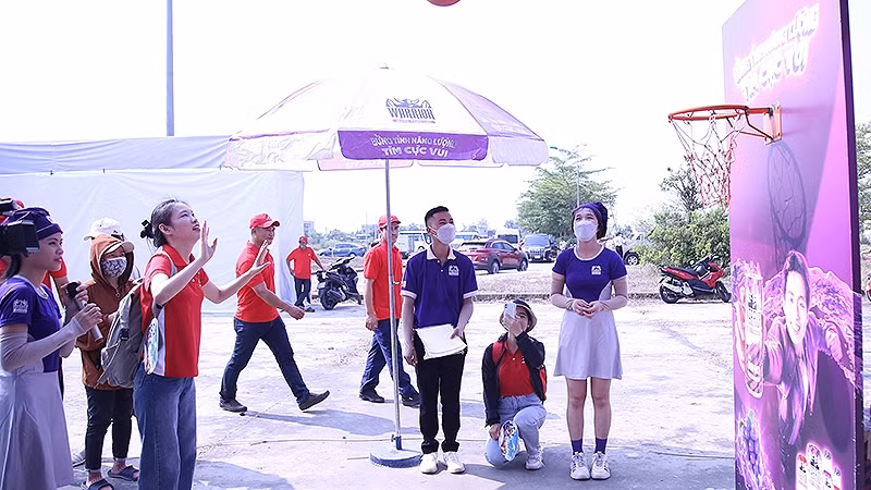 Các hoạt động thể chất sôi nổi tại Ngày hội.