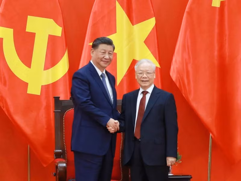 Tổng Bí thư Nguyễn Phú Trọng và Tổng Bí thư, Chủ tịch Trung Quốc Tập Cận Bình tại buổi gặp gỡ nhân sĩ hữu nghị và thế hệ trẻ Việt Nam-Trung Quốc. (Ảnh: TTXVN)