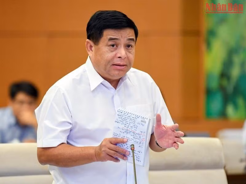 Bộ trưởng Kế hoạch và Đầu tư Nguyễn Chí Dũng phát biểu ý kiến tại phiên họp. (Ảnh Duy Linh) Bộ trưởng Kế hoạch và Đầu tư Nguyễn Chí Dũng phát biểu ý kiến tại phiên họp. (Ảnh Duy Linh)