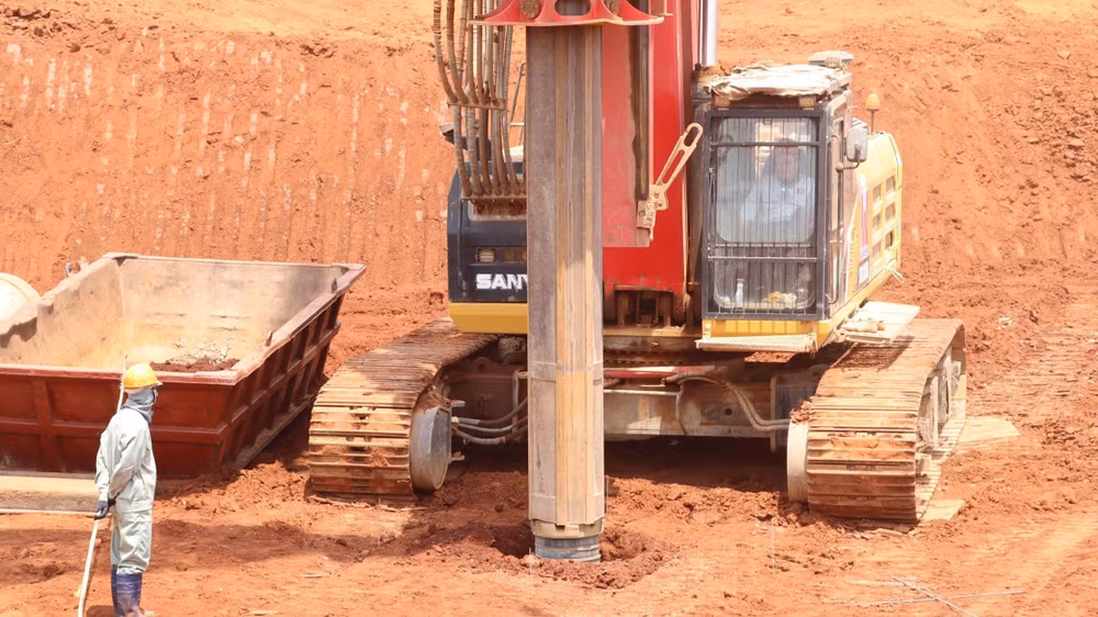 Thi công đóng cọc móng nhà ga hành khách sân bay Long Thành.