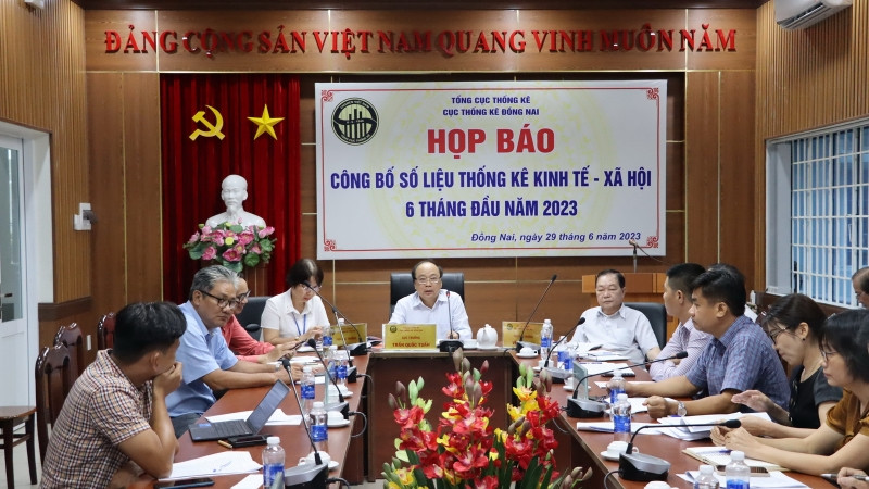 Quang cảnh buổi họp báo.