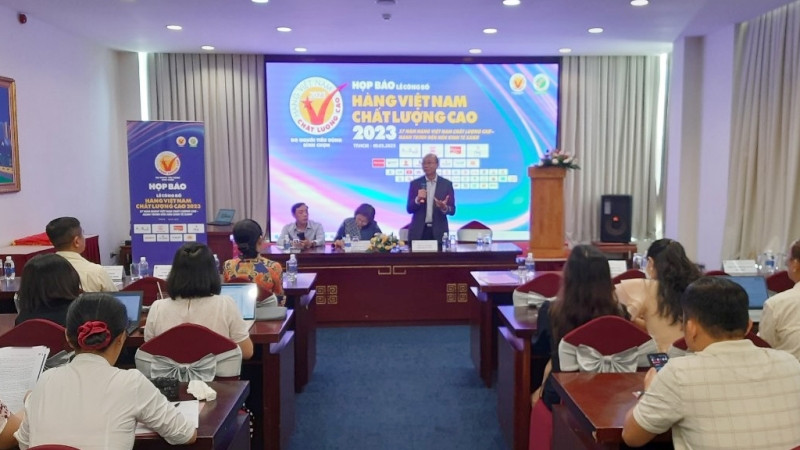 Quang cảnh buổi họp báo.