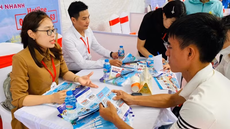 Hoạt động tư vấn tuyển dụng tại Phiên giao dịch việc làm.