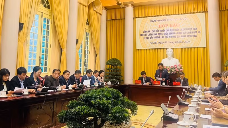 Toàn cảnh buổi họp báo.