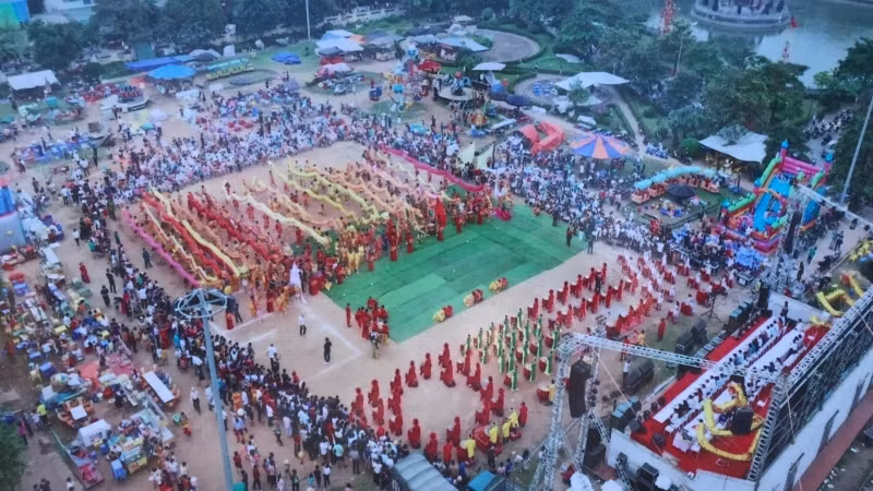 Lễ hội Bình Đà - Di sản văn hóa phi vật thể quốc gia thu hút hàng nghìn người tham dự hằng năm.