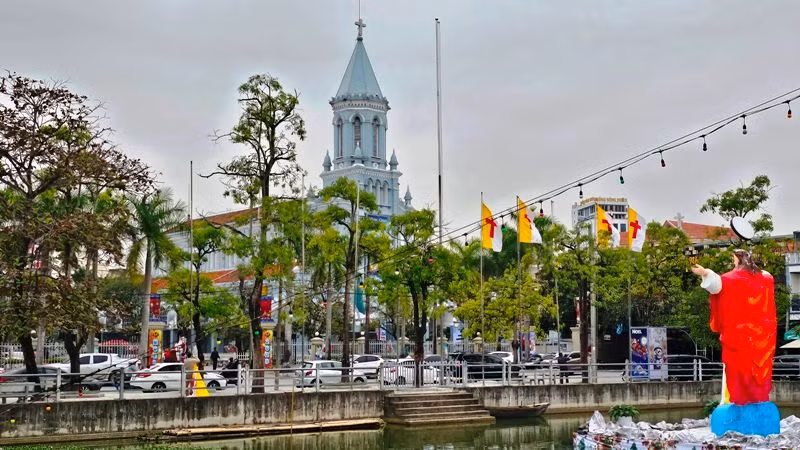 Nhà thờ chính tòa ở phường Trường Thi, thành phố Thanh Hóa.