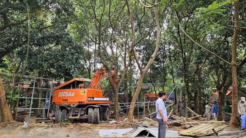 5 trường hợp xây dựng trái phép tại bán đảo Sơn Trà bị cưỡng chế.