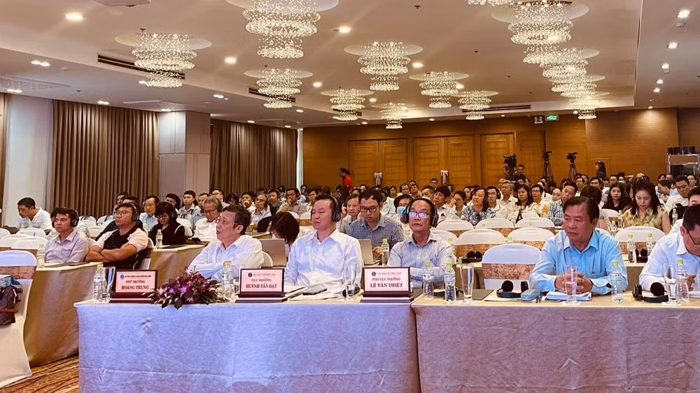 Toàn cảnh hội nghị phát triển sản xuất và sử dụng thuốc bảo vệ thực vật sinh học.