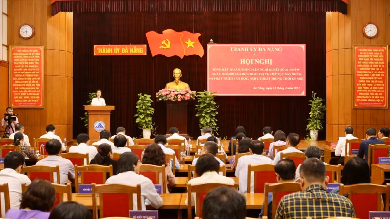 Quang cảnh Hội nghị Thành ủy Đà Nẵng.