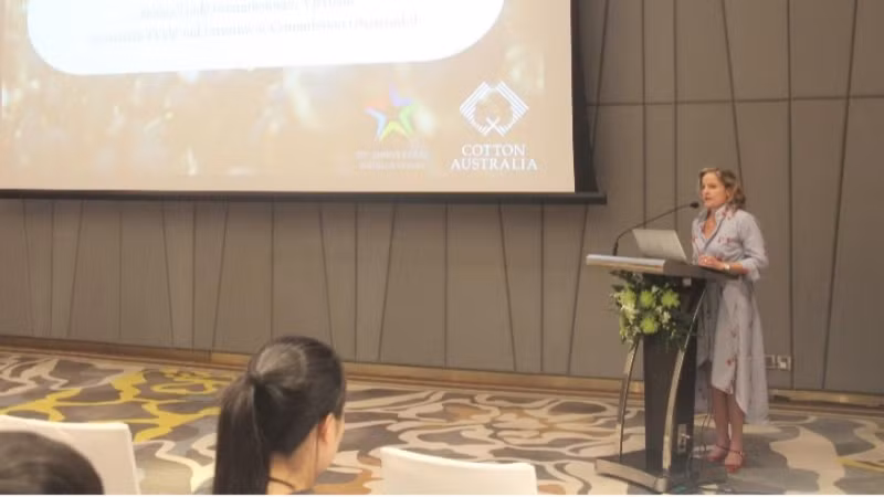 Bà Rebecca Ball, Tham tán Thương mại và Đầu tư Chính phủ Australia, phát biểu tại hội thảo.