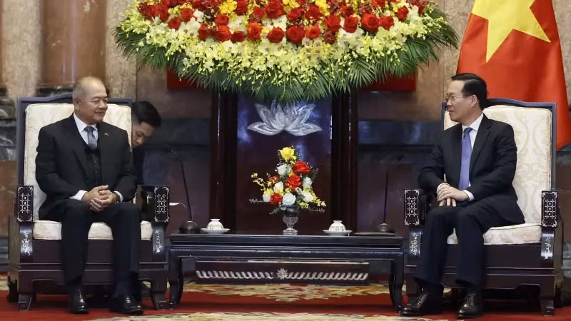 Chủ tịch nước Võ Văn Thưởng tiếp Phó Thủ tướng Lào Kikeo Khaykhamphithoune. (Ảnh: Thống Nhất/TTXVN)