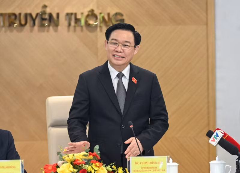 Chủ tịch Quốc hội Vương Đình Huệ phát biểu ý kiến tại buổi làm việc với Bộ Thông tin và Truyền thông. (Ảnh: Duy Linh)