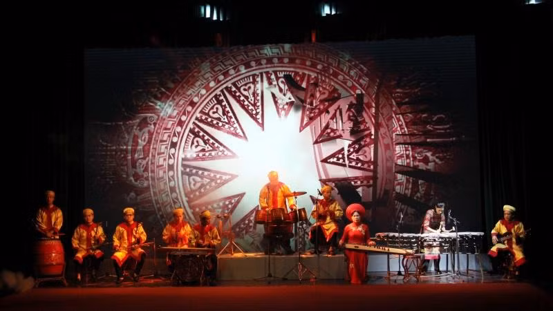 Tiết mục Hòa tấu đàn đá “Cội nguồn”.