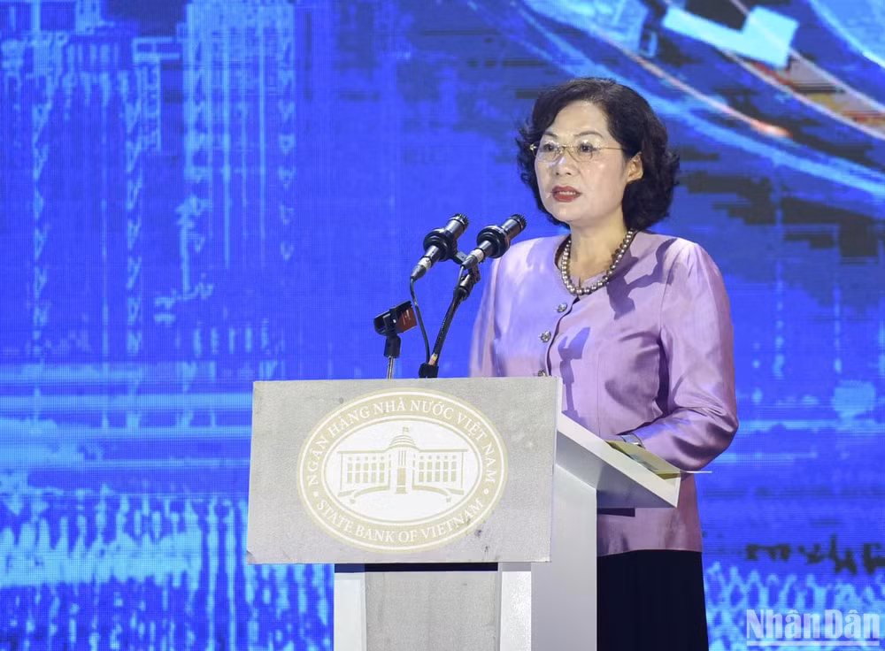 Thống đốc Ngân hàng Nhà nước Nguyễn Thị Hồng phát biểu tại sự kiện.