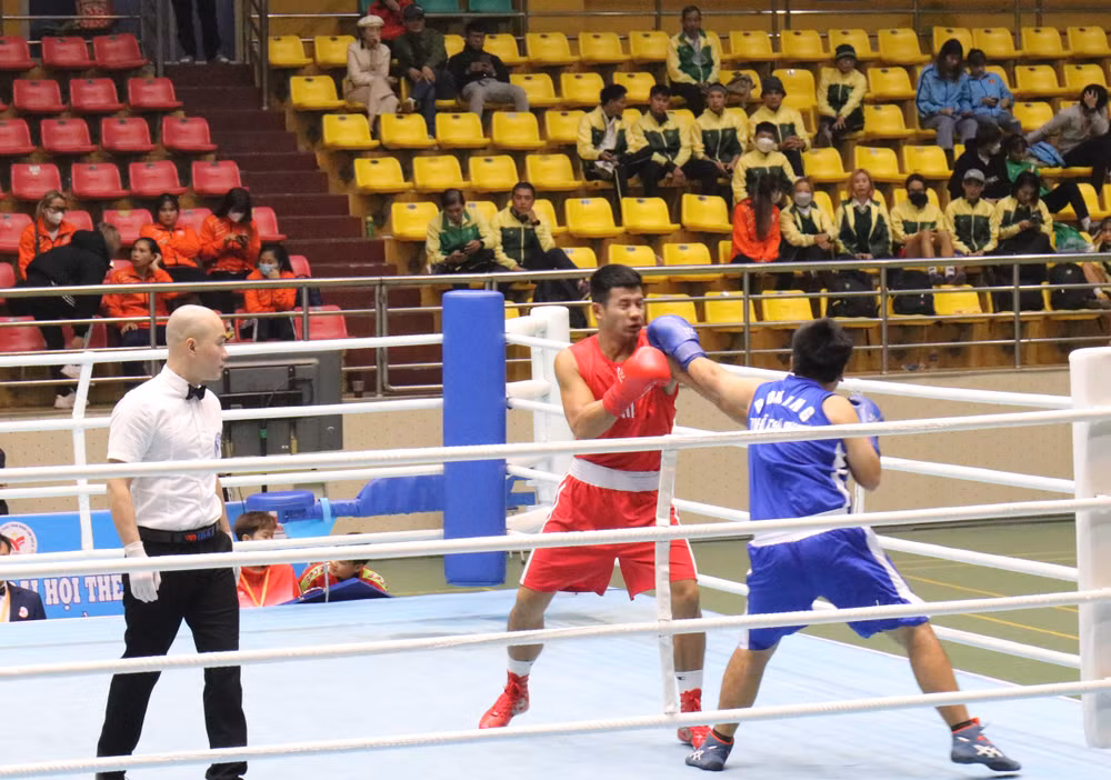 Các vận động viên tham gia thi đấu chung kết.