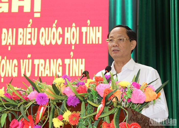Phó Chủ tịch Quốc hội Trần Quang Phương phát biểu tại buổi tiếp xúc cử tri chuyên đề với Hội Cựu chiến binh và lực lượng vũ trang tỉnh Quảng Ngãi. 