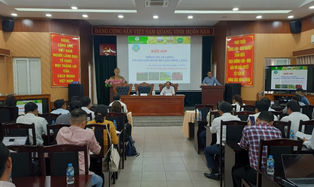 Quang cảnh cuộc họp thông tin về “giống thanh long ruột đỏ Long Định 1”.