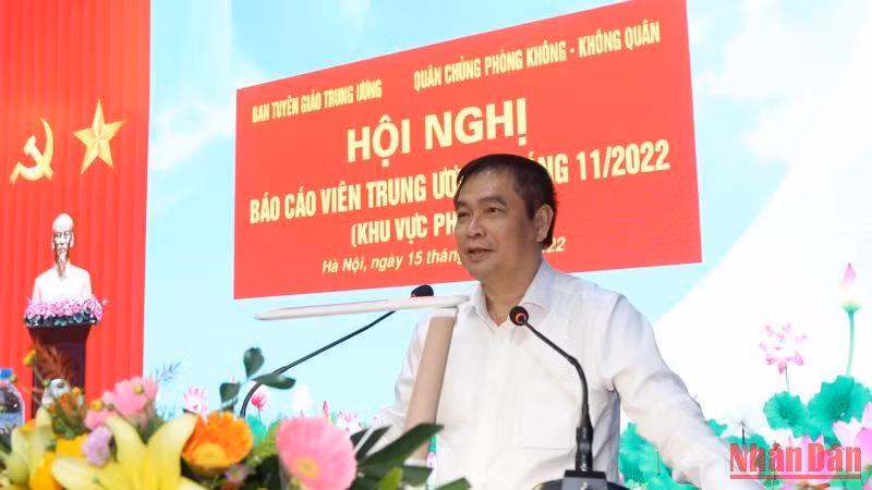 Đồng chí Phan Xuân Thủy, Phó Trưởng Ban Tuyên giáo Trung ương phát biểu kết luận hội nghị.