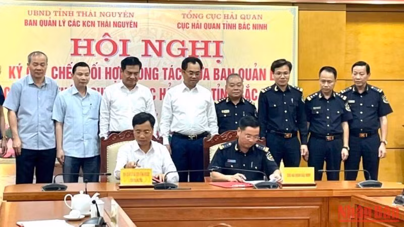 Lễ ký kết Quy chế phối hợp công tác giữa Cục Hải quan tỉnh Bắc Ninh và Ban Quản lý các khu công nghiệp tỉnh Thái Nguyên.
