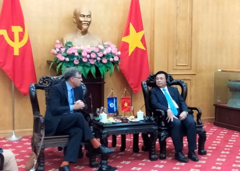 Đồng chí Nguyễn Xuân Thắng tiếp ông Marcello Estevao.