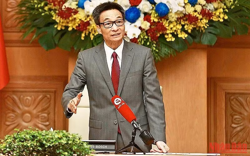 Phó Thủ tướng Vũ Đức Đam phát biểu ý kiến tại buổi gặp mặt.