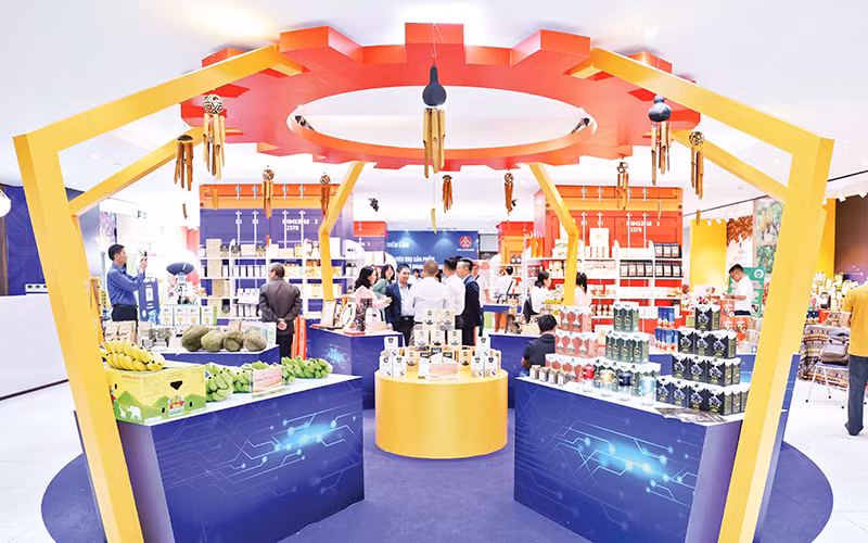 Các doanh nghiệp, hợp tác xã tỉnh Đắk Lắk trưng bày sản phẩm nông nghiệp tiêu biểu tại Trung tâm Xúc tiến thương mại và đầu tư Thành phố Hồ Chí Minh.