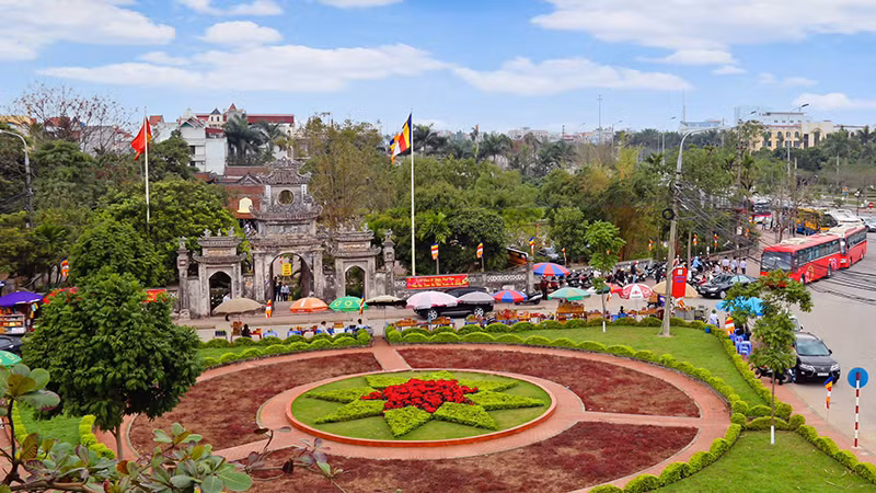 Chùa Chuông thuộc Khu di tích quốc gia đặc biệt Phố Hiến, thành phố Hưng Yên, tỉnh Hưng Yên.