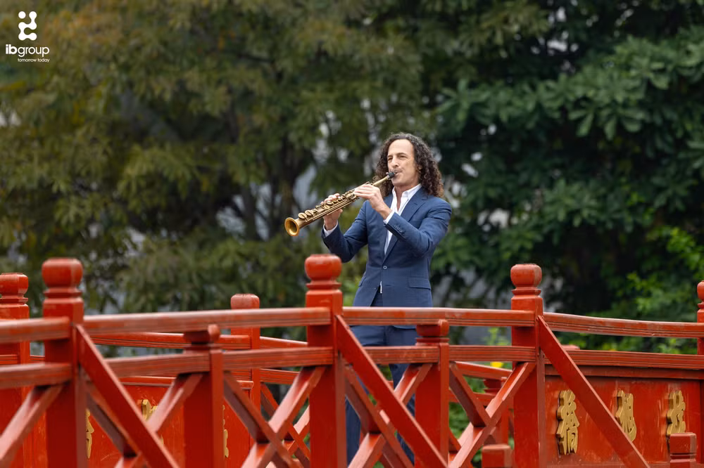 Giai điệu Going Home qua tiếng kèn saxophone da diết đã thuyết phục người yêu nhạc toàn cầu đến với Hà Nội, để được trọn vẹn sống trong cảm giác "về nhà" - Nguồn: IB Group