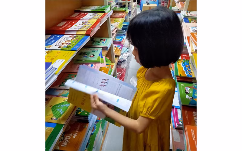 Cần tiến tới xã hội hóa thực chất, là bảo đảm quyền lựa chọn sách giáo khoa của chính người học và người dạy.