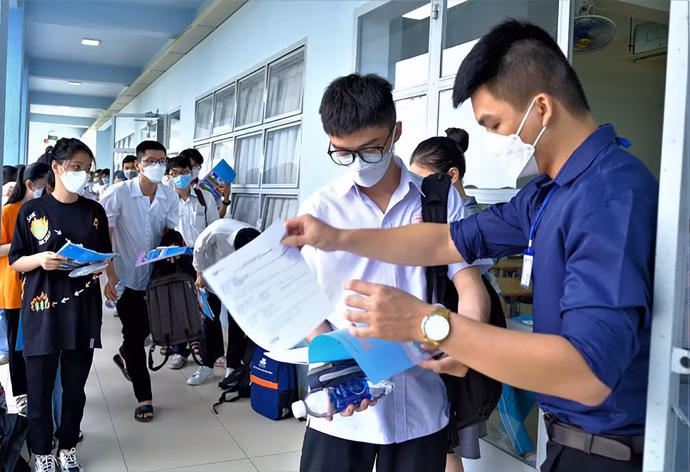 Thí sinh tham gia kỳ thi đánh giá năng lực do Đại học Quốc gia TP Hồ Chí Minh tổ chức, năm 2022. Ảnh: Thanh Tùng