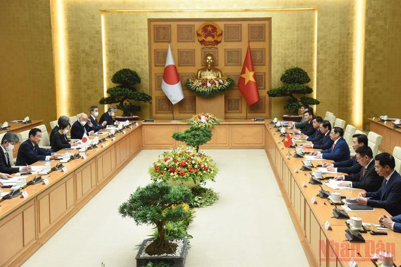 Quang cảnh hội đàm. Lễ đón Thủ tướng Nhật Bản Kishida Fumio thăm chính thức Việt Nam -0