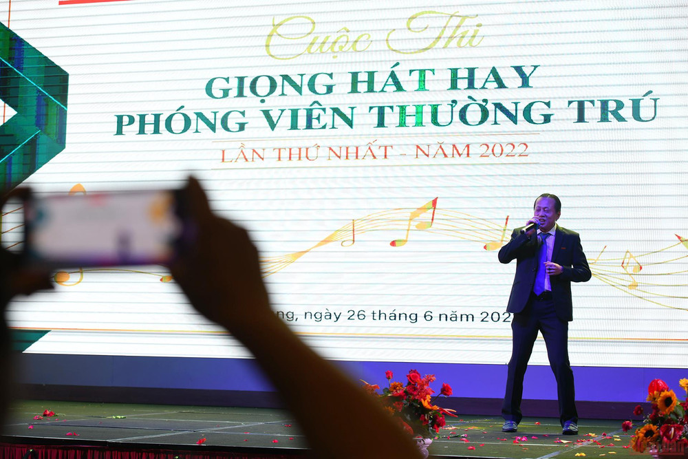 Các tiết mục được đầu tư cầu kỳ, công phu. Cuộc thi Giọng hát hay phóng viên thường trú Báo Nhân Dân lần thứ Nhất. -0