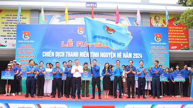 Xuất quân Chiến dịch Thanh niên tình nguyện Hè 2024