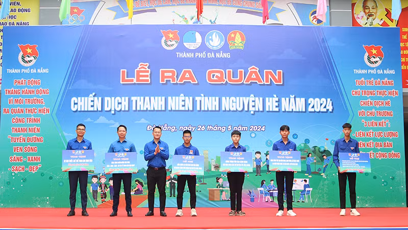 Thành Đoàn Đà Nẵng trao tặng các Công trình tổng giá trị 4,450 tỷ đồng.