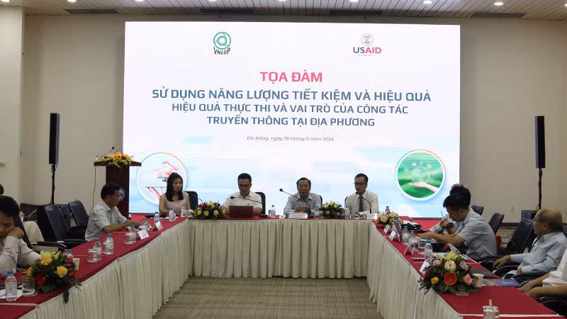 Toạ đàm phổ biến các chủ trương, chính sách của Đảng, Nhà nước về sử dụng năng lượng tiết kiệm và hiệu quả.